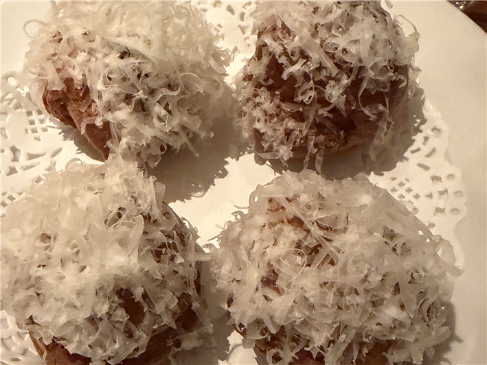 onion gougeres